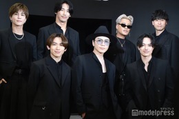 三代目JSB・OMI（登坂広臣）、メンバー全員集結のエレベーターショット公開「ぎゅうぎゅうで尊すぎ」「退勤オーラすごい」の声 画像