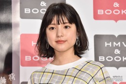 川島海荷、ミニスカ×ツインテール姿公開 美スタイルに反響「新鮮」「さすがの美脚」の声 画像