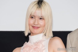 橋本愛、事務所移籍後初の公の場 新ヘアに客席から「似合ってるよ」の声【早乙女カナコの場合は】 画像