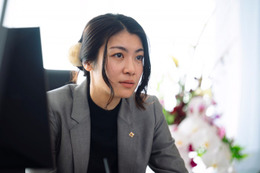 「クジャクのダンス」 阿南（瀧内公美）、カラビナ男＆父親を呼ぶ“あの人”に新たな説「辻褄が合う」「似てる気がする」 画像
