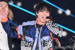 “熊本の彼氏”で話題・杉本琢弥、火花演出に会場熱狂 ダンサー＆観客と一体感【関コレ2025S/S】 画像