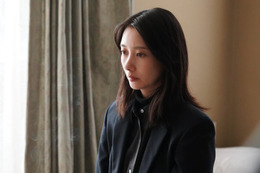 【アイシー～瞬間記憶捜査・柊班～ 第1話】カメラアイの持ち主・氷月（波瑠）、記憶から消せない事件とは 画像