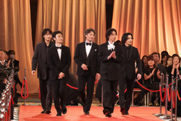 草なぎ剛、“台本を読まない”と告白「台本読んでる演技をするのが大変」「先輩方は僕を怒ってください」【第48回日本アカデミー賞】 画像