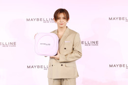 山田涼介、“キレイと褒められる”美肌を活かすメイクのこだわり「厚塗り感はなるべく出したくないので…」 画像