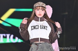 辻ちゃん長女・希空（のあ）、美脚＆デコルテ披露 “リボンまみれ”ショットに絶賛の声「可愛すぎる」「優勝」 画像