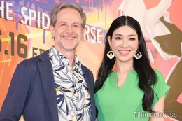 アンミカ、米国人実業家・夫との記念日報告 バックハグショット公開「運の9割をこのご縁成就に使った」 画像