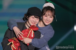 本田望結＆紗来、腕組み＆ハグで仲良し姉妹ランウェイ【超十代2025】 画像