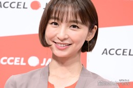 篠田麻里子、世界的写真家との撮影に娘とスタジオ入り ドレス姿で記念撮影も 画像