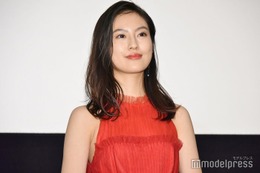 恒松祐里、手編みのカラフルセーター披露「売り物かと」「クオリティ凄い」と反響 画像
