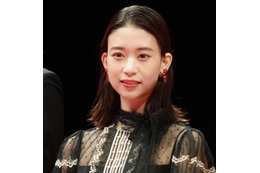“芸能活動15周年”森川葵、魅力が詰まった笑顔SHOTに反響「素敵なお写真！！」「可愛すぎます」 画像