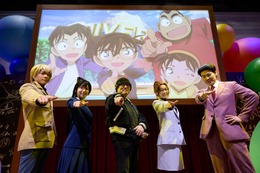USJ「名探偵コナン」アトラクションを青山剛昌氏が体験！直筆サイン＆“コナン”イラスト残す 画像