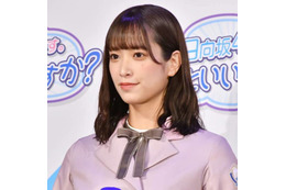 日向坂46卒業目前の佐々木久美、これまでの衣装を着こなす笑顔SHOTに反響「スタイル良すぎ」「とても可愛い」 画像