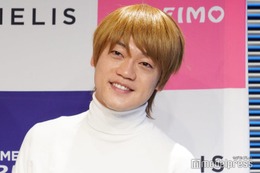おばたのお兄さん、1歳息子“全身ブルーコーデ”の近影公開「お2人にそっくり」「お洒落」と反響 画像