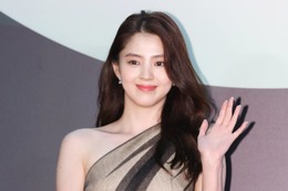 ハン・ソヒ、セミロング×カーリーヘアで雰囲気ガラリ「新鮮」「似合ってる」と反響 画像
