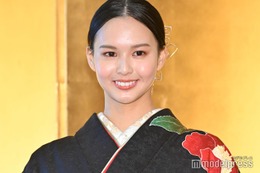 貴乃花光司の娘・白河れい、大学卒業を報告 “母・河野景子のお下がり”入学式のスーツ＆卒業式の袴姿公開 画像
