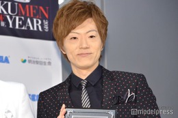 HIKAKINの兄・SEIKIN、息子の小学校入学式で親子ショット公開「間違いなく自慢のパパ」「同じポーズ可愛い」の声 画像
