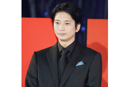 向井理『パリピ孔明』“重量級”豪華衣装の苦労を明かす「すごいことになってる」 画像