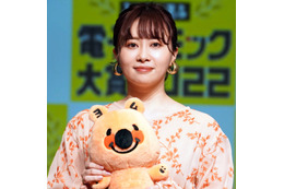 エミリン「塗ってる感ない」主役級美肌！？大注目のクッションファンデーション 画像
