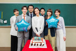 広瀬アリス＆Snow Man渡辺翔太ら、木村佳乃へバースデーサプライズ プレゼント＆ケーキで祝福【なんで私が神説教】 画像