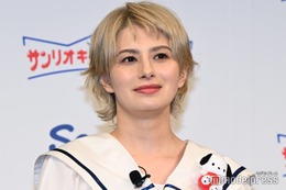 ホラン千秋、金髪で雰囲気ガラリ「サンリオの世界観に合わせられるようにチャレンジ」 画像