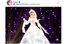 「可愛すぎて神」浜崎あゆみ、純白ドレスを纏ったステージSHOTにファンうっとり「プリンセスすぎる」 画像