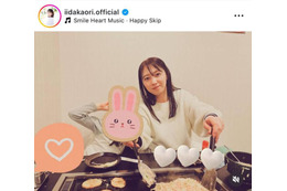 飯田圭織、子供たちと楽しくもんじゃ焼き！親子SHOTに「表情、素敵です」「凄くお顔が優しそう」の声 画像