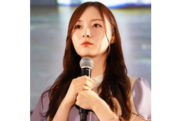 乃木坂46梅澤美波、自然体な表情の旅先SHOTに反響「美しすぎる」「さすがに彼女すぎ」 画像