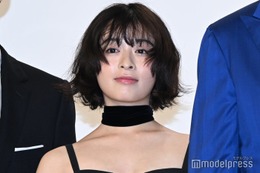 森七菜、キャミドレスで美背中大胆見せ「大人っぽくて素敵」「国宝級に美しい」と絶賛の声 画像
