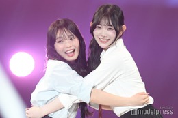 「今日好き」新シーズン出演中・田中陽菜＆秋山みづき、向かい合ってハグ 田中は北海道初ランウェイに喜び【サツコレ2025S/S】 画像