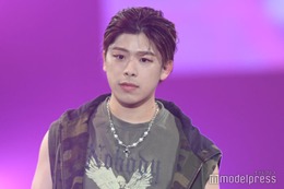 こーくん、前髪アップ×目尻アイラインのメイクが新鮮【サツコレ2025S/S】 画像