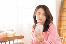 「40歳までに結婚したい」けど、めったに返信が来ない彼を「まだ待ってる」彼女。LINEをブロックする勇気を持つために、婚活カウンセラーがかけた言葉とは 画像