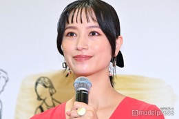 高橋ユウ、美人母を顔出し 密着2ショットに「似てる」「笑顔が素敵」の声
