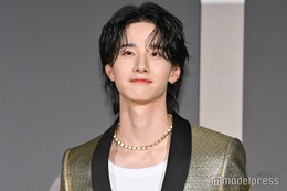 JO1佐藤景瑚、舞台挨拶中に突然タンクトップ姿で肉体美披露 独特回答で周囲困惑【サンダーボルツ＊】