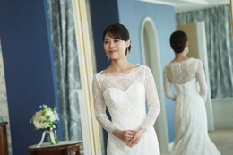 有村架純、純白ウエディングドレス姿で登場 映画「花まんま」ブライダルメイキング映像解禁