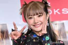 安斉かれん、スポーツカー納車を報告 運転席に乗るオフショット公開「ロードスター似合う」「かっこいい」の声 画像