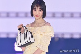 大友花恋、バッサリボブにイメチェン「ガルアワ」で初お披露目【GirlsAward 2025SS】