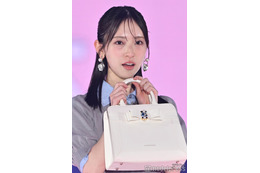 日向坂46金村美玖、ミニスカ×ルーズソックスで美脚輝く 無邪気な笑顔がキュート【GirlsAward 2025SS】 画像