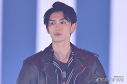 樋口幸平、レザーセットアップ着こなす ピアスもキラリ【GirlsAward 2025SS】 画像