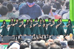 櫻坂46「サイレントマジョリティー」作詞裏話 秋元康氏が1期生に感じた印象「嬉しくないのかな」 画像
