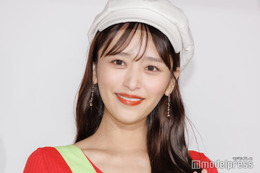 近藤千尋、長女の誕生日祝いで家族でUSJへ 姉妹お揃いコーデ公開「パパママからのキス素敵」「最後の文章泣いた」の声