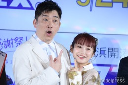 高橋愛、夫・あべこうじと“たまたまお揃い”密着ショット公開「ラブラブ」「憧れの夫婦」の声