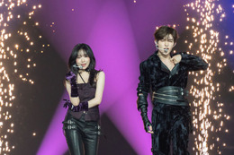 D-LITE・INI・ZB1ジャン・ハオ＆チョ・ユリら「KCON JAPAN 2025」MカウントダウンDAY1に豪華集結【セットリスト】