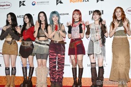 Kep1erヒュニンバヒエ、新曲「Yum」を5文字で表現 美スタイル際立つルックでレカペ登場【KCON JAPAN 2025／レッドカーペット】 画像