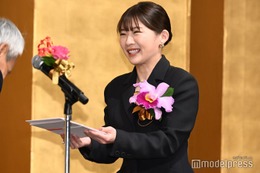 伊藤沙莉「虎に翼」と同時受賞「人生においてのとんでもない財産」新人賞から2年で2人目の快挙【第33回 橋田賞】 画像
