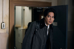 「イグナイト」キャラクター設定から考え抜かれた事務所デスク 美術背景に宿る“物語”【美術担当インタビュー】 画像
