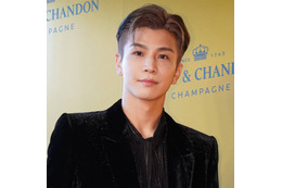 岩田剛典、黒髪ビジュ×タンクトップSHOTにファン悶絶「爽やかだわ～」「凛々しさ増し増し」