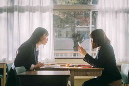 藍美（茅島みずき）、霧尾（井上瑞稀）の笑顔取り戻すため大胆な行動に「霧尾ファンクラブ」8話場面写真＆見どころ公開