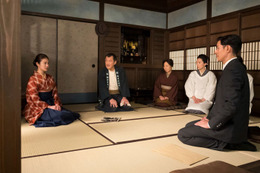 朝ドラ「あんぱん」で「花子とアン」“恋敵”が対面「共演NGな2人」「どうしてもハラハラしちゃう」と話題に 画像