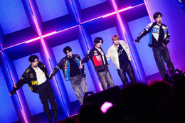TOMORROW X TOGETHERの進化が止まらない 5つの個性が交差、唯一無二の輝きに【ACT：PROMISE －EP.2－／ライブレポ・コメント全文】 画像