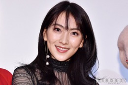 KARA知英、大胆肌見せ 美ボディ際立つベトナム満喫ショットに「背筋がすごい」「神スタイル」の声 画像